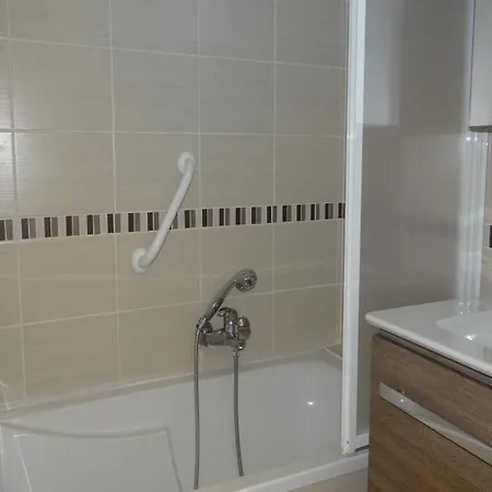 Apartment Fontaine 4 *