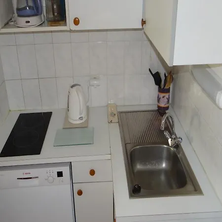 Fontaine 4 Apartment *